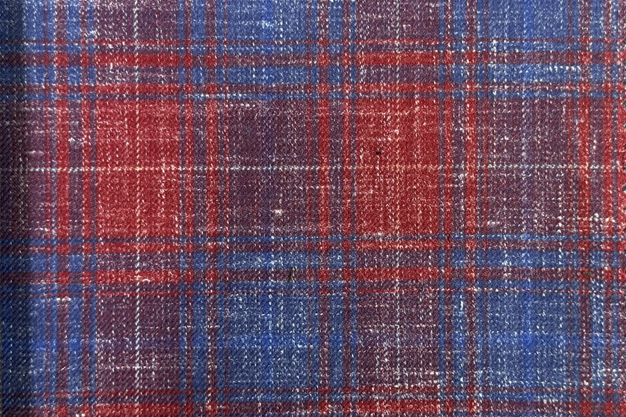 Red with blue in windowpanes